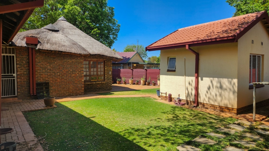 4 Bedroom Property for Sale in Flamwood North West